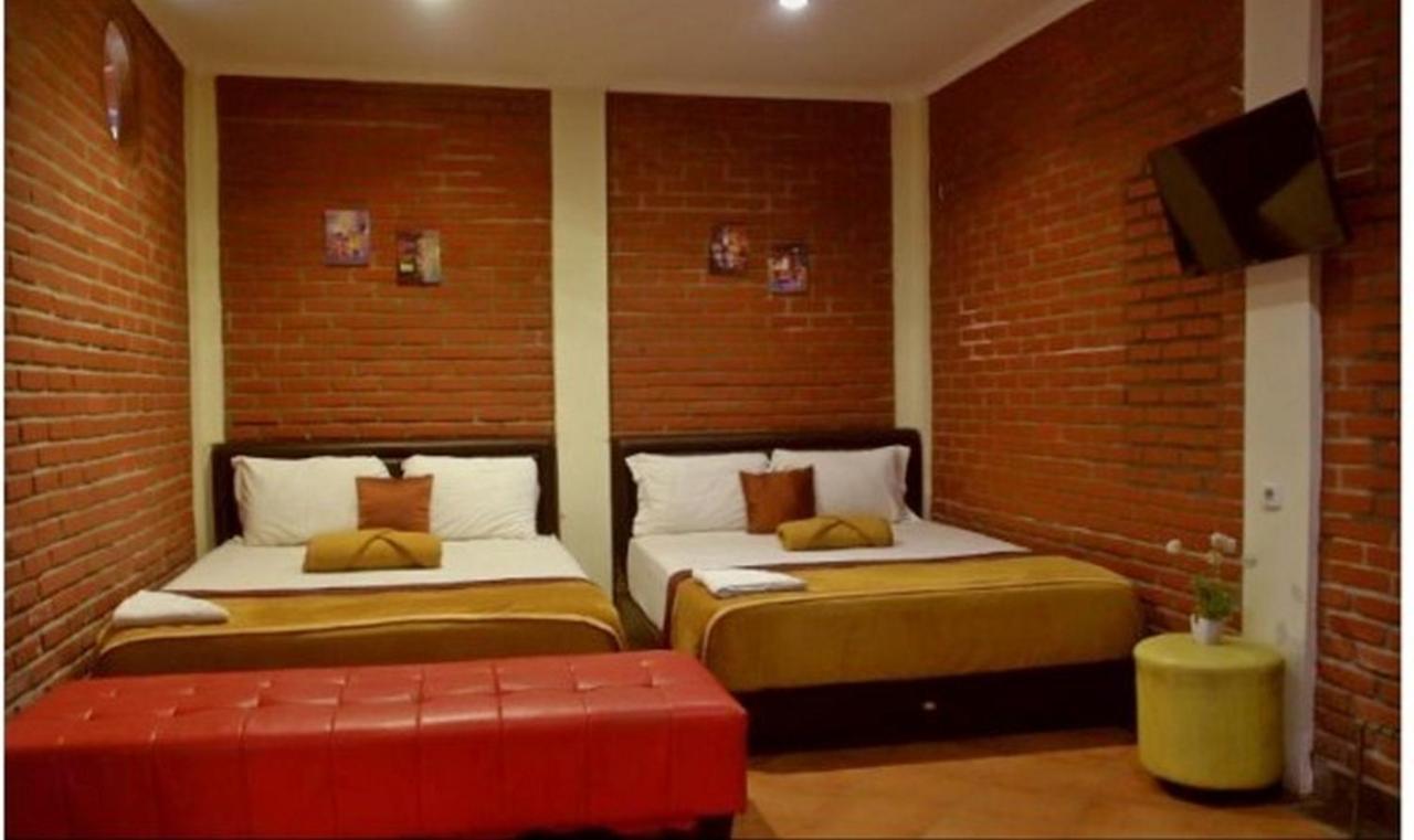 Bantal Guling Villa Лембанг Экстерьер фото