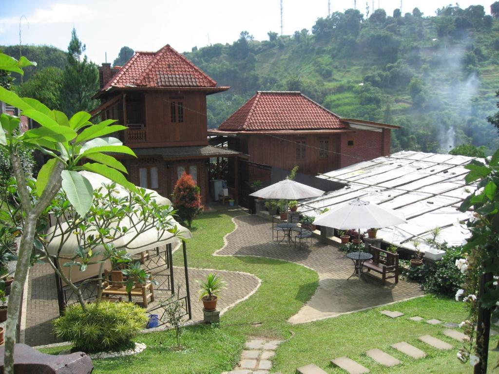 Bantal Guling Villa Лембанг Экстерьер фото